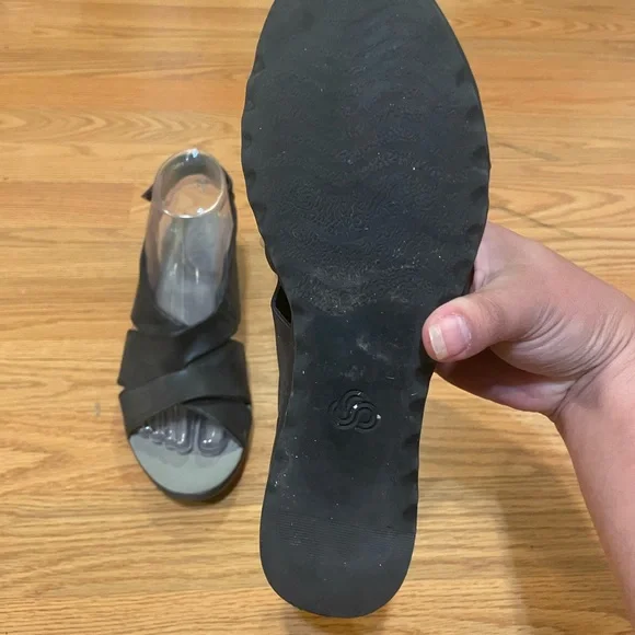 Cloudsteppers by Clarks Black Wedge Sandals Comfort Design - Picture 3 of 9